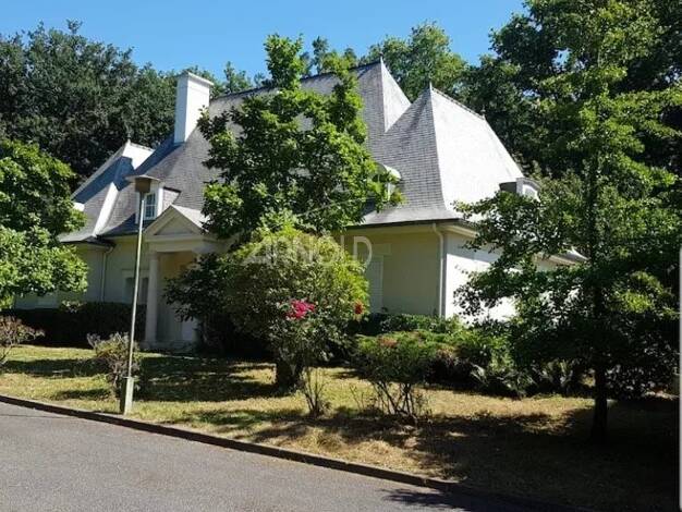 Maison à vendre 1 244 000 € 8 pièces 6 chambres 243,2 m² Centre Rennes 35000