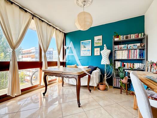 Appartement à vendre 162 750 € 4 pièces 2 chambres 66 m² Étage 7/8 Vendome Cesar Franck Fontenay-le-Fleury 78330