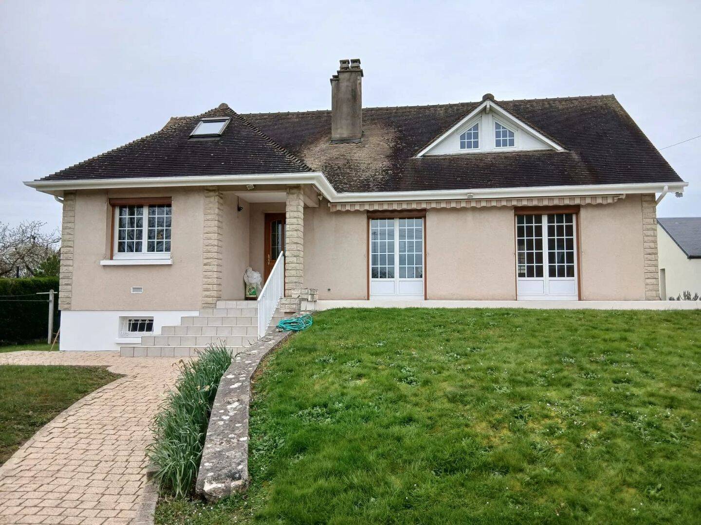 Maison 6 pièces 214 m² · à Beaumont-le-Roger · 214 m² · 241 500 €