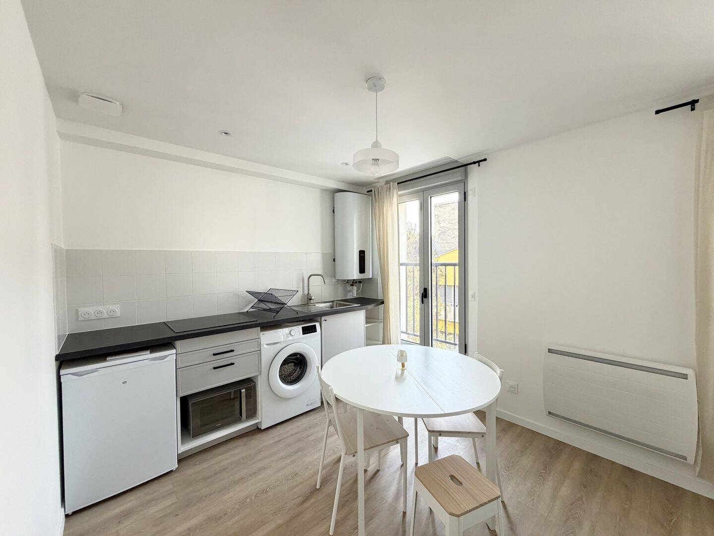 Appartement 1 pièce 27 m² · à Paris 18ème Arrondissement · 26,8 m² · 1 167 €/mois
