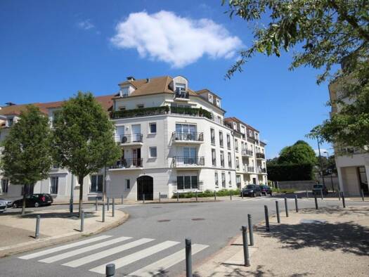 Appartement à vendre 364 000 € 4 pièces 3 chambres 82 m² Le Village Montigny-le-Bretonneux 78180