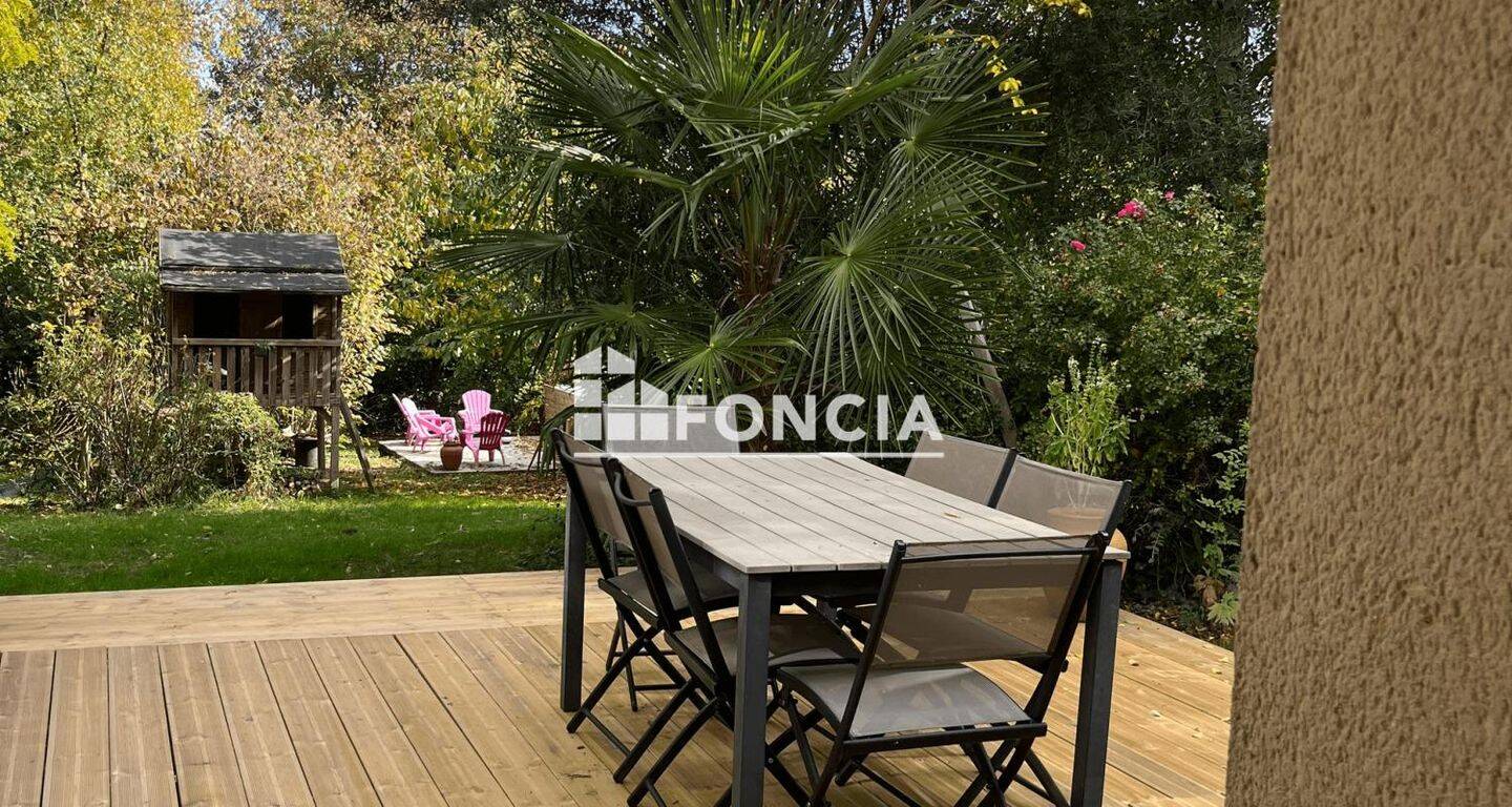Maison 9 pièces 158 m² · à Noyen-sur-Sarthe · 158,4 m² · 293 000 €
