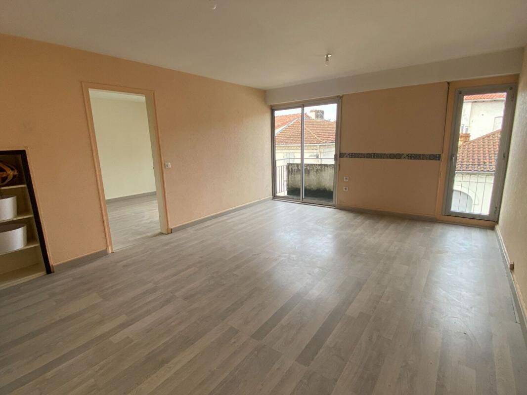 Appartement 4 pièces 95 m² · à Mont-de-Marsan · 94,6 m² · 715 €/mois