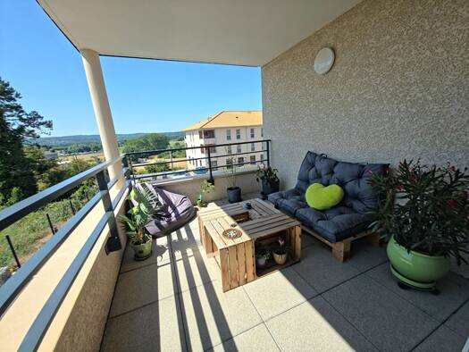 Appartement à vendre 249 000 € 4 pièces 3 chambres 76 m² RDC Frontonas 38290