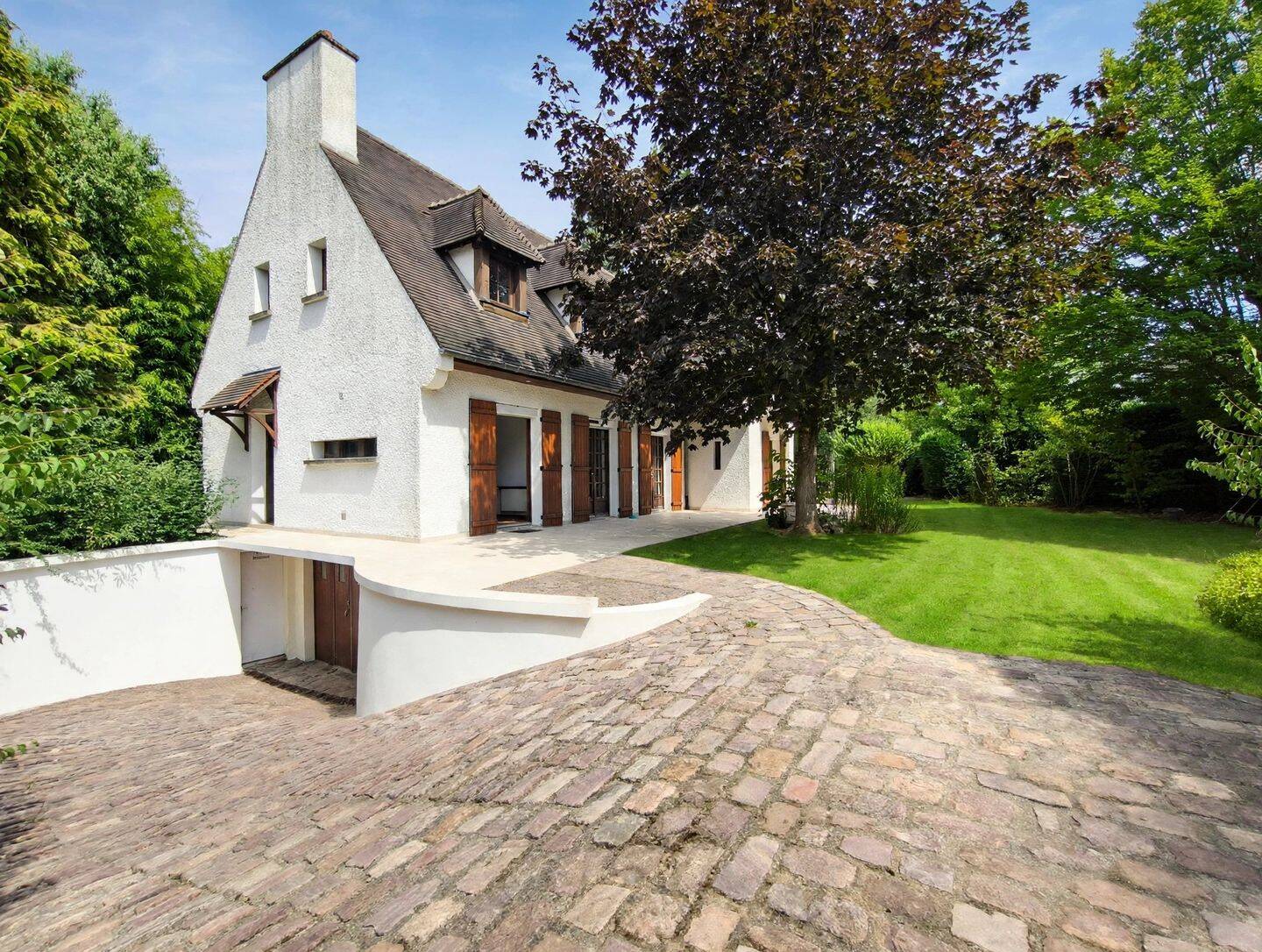 Maison 9 pièces 173 m² · à Igny · 173 m² · 858 000 €