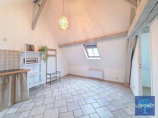 Appartement à louer 600 € 2 pièces 1 chambre 27 m² 1er étage Centre Ville Étampes 91150