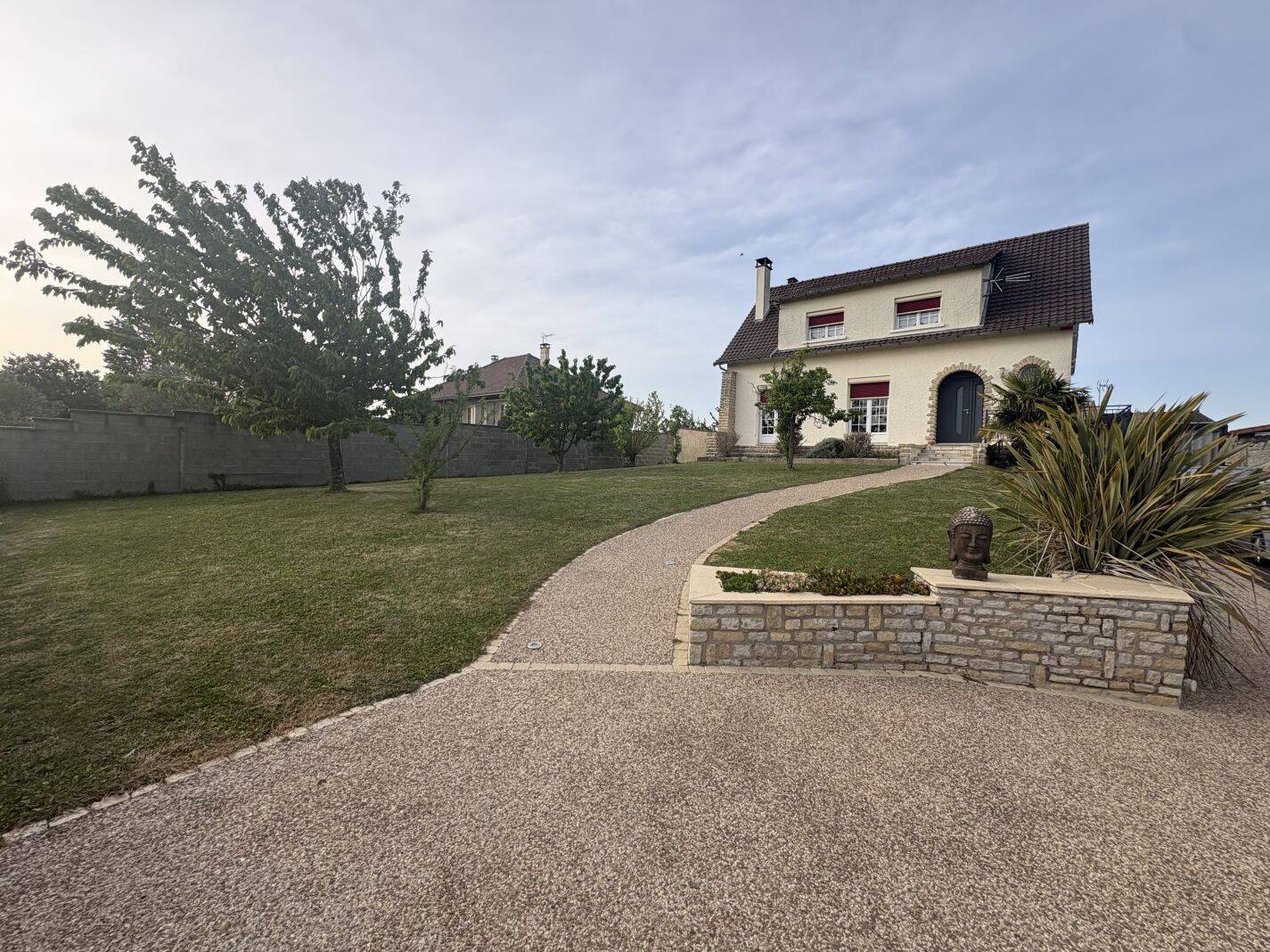 Maison 10 pièces 249 m² · à Coulon · 249 m² · 358 000 €