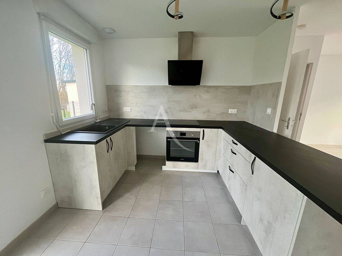 Maison 4 pièces 90 m² · à Sévérac · 90 m² · 984 €