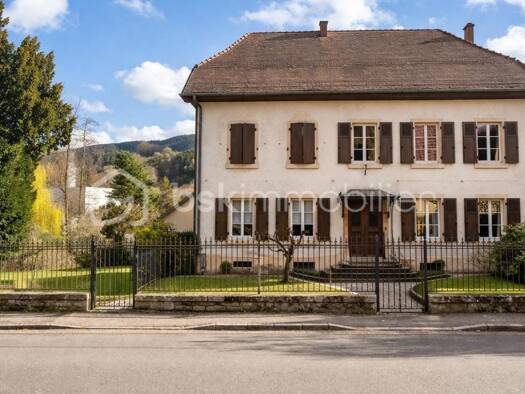 Maison à vendre 320 000 € 8 pièces 4 chambres 220 m² 674 m² de terrain Sainte-Croix-aux-Mines 68160