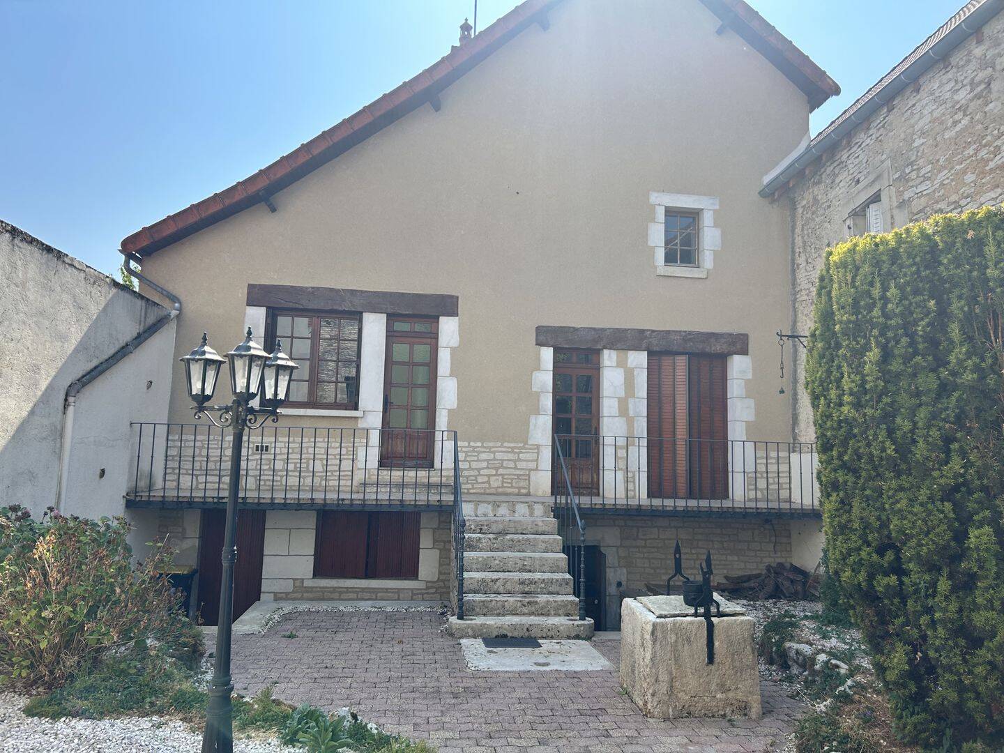 Maison 5 pièces 147 m² · à Rougemont · 147 m² · 119 000 €