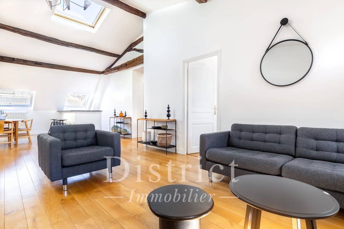 Appartement 4 pièces 134 m² · à Paris 8ème Arrondissement · 133,6 m² · 6 650 €
