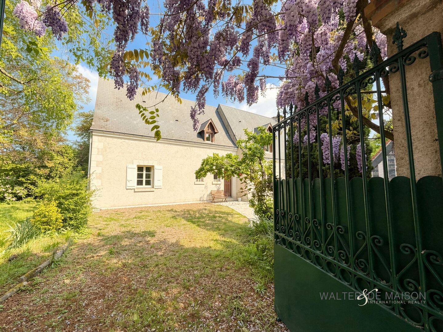 Maison 8 pièces 238 m² · à Joué-lès-Tours · 238 m² · 573 000 €