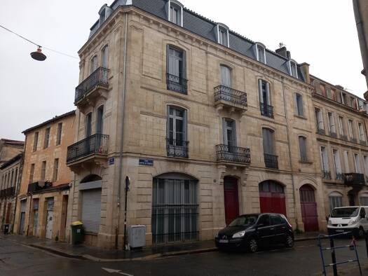 Appartement à vendre 175 000 € 4 pièces 2 chambres 67 m² RDC/3 Bordeaux Sud Bordeaux 33800