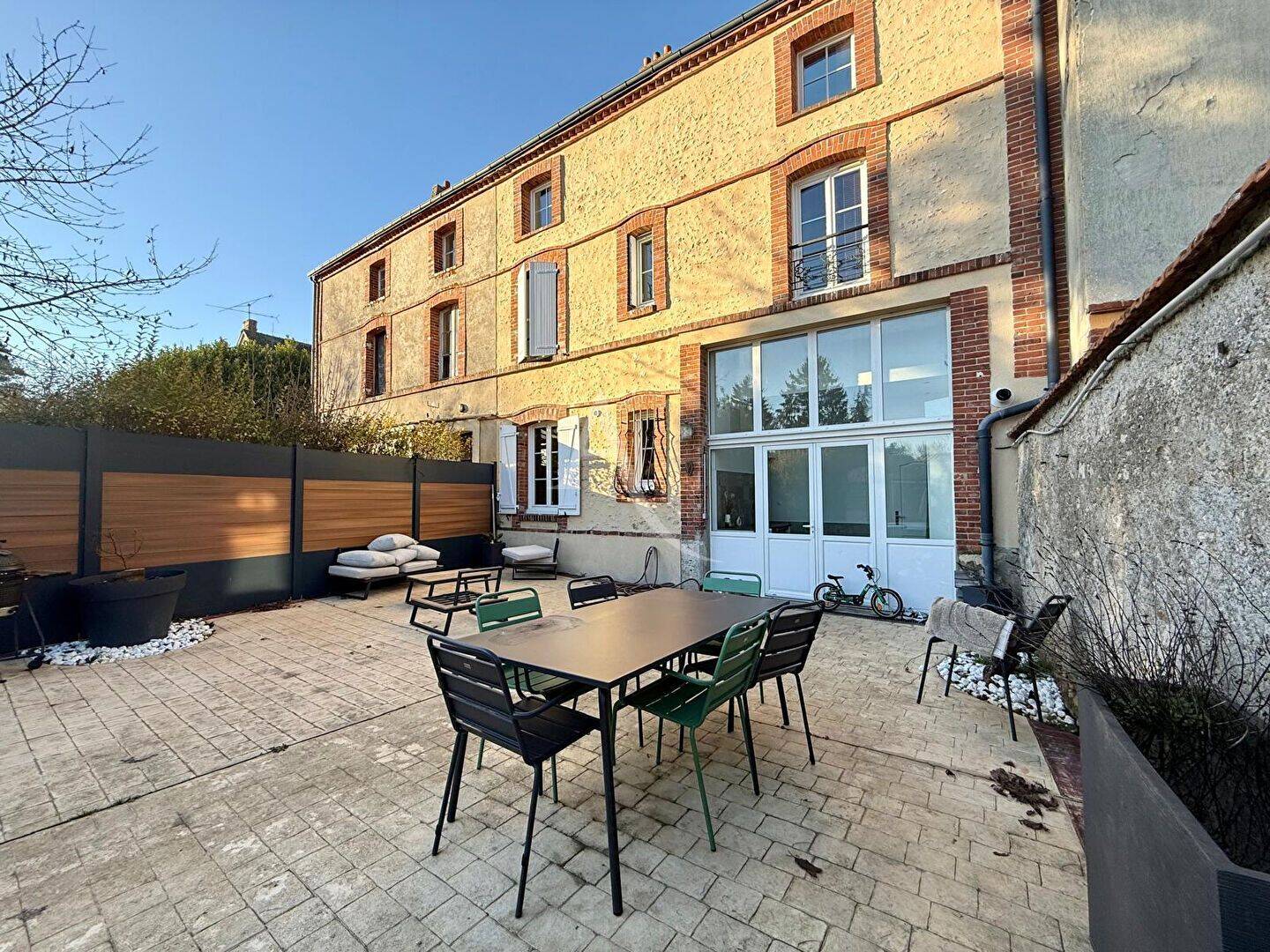 Maison 6 pièces 180 m² · à Auneau-Bleury-Saint-Symphorien · 180 m² · 427 000 €