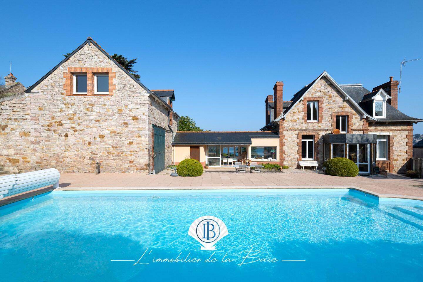 Maison 8 pièces 263 m² · à Erquy · 263 m² · 1 349 400 €
