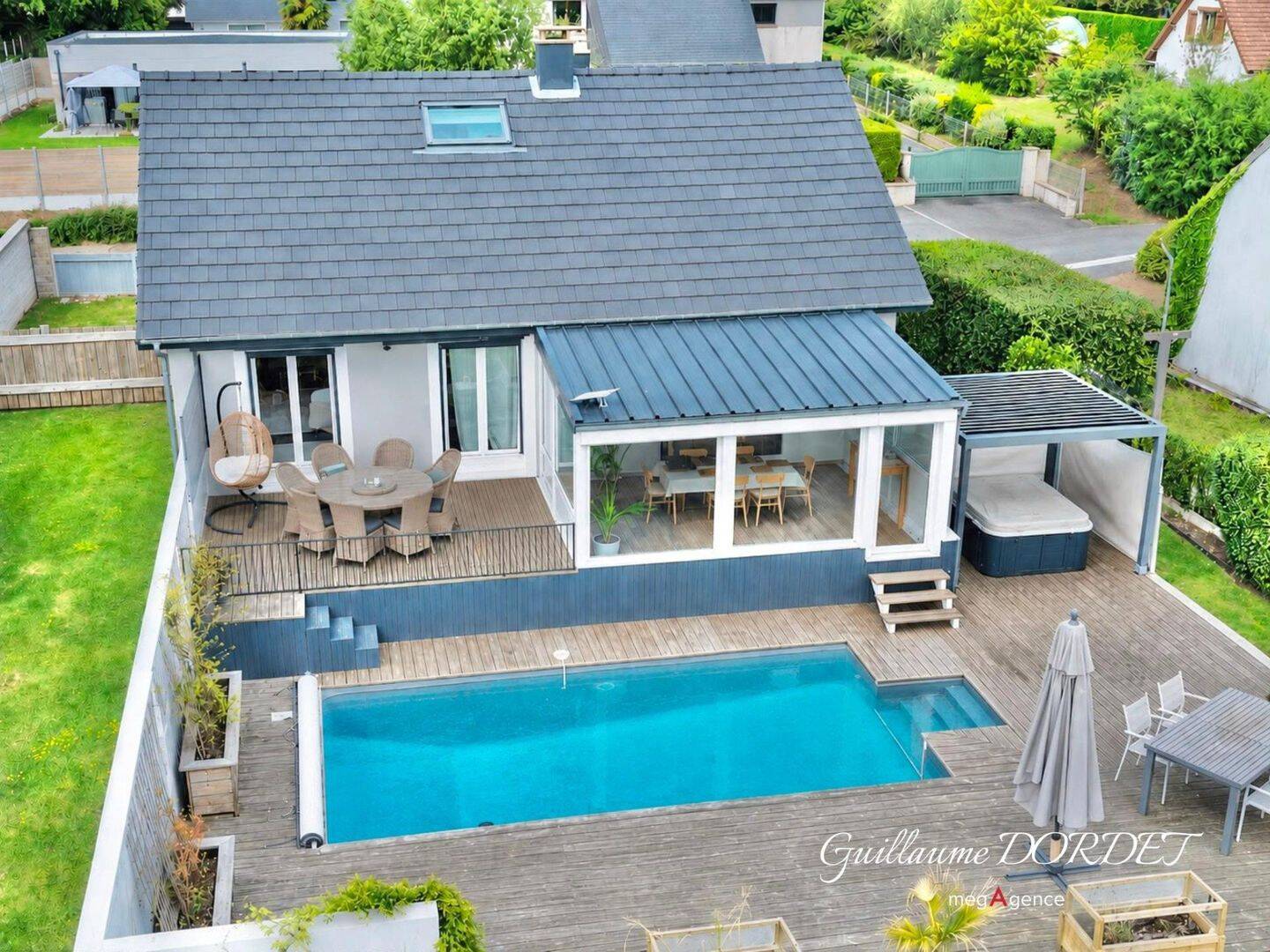 Maison 7 pièces 155 m² · à Petit-Caux · 155 m² · 385 000 €