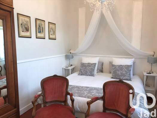 Maison de ville à vendre 445 000 € 7 pièces 5 chambres 170 m² 106 m² de terrain Nord-Nord Est Amboise 37400