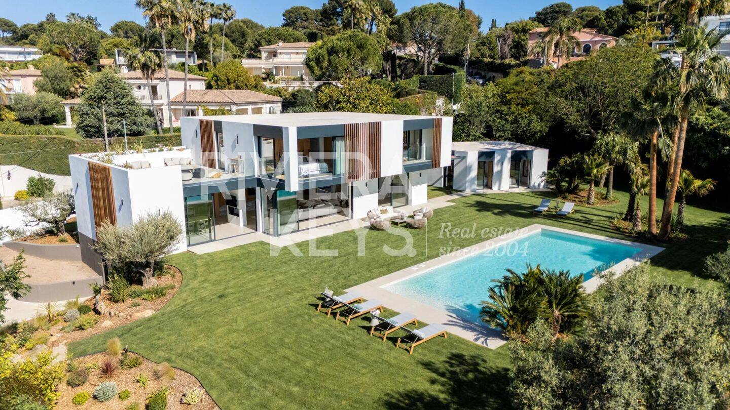 Maison 9 pièces 480 m² · à Antibes · 479,5 m² · 12 500 000 €