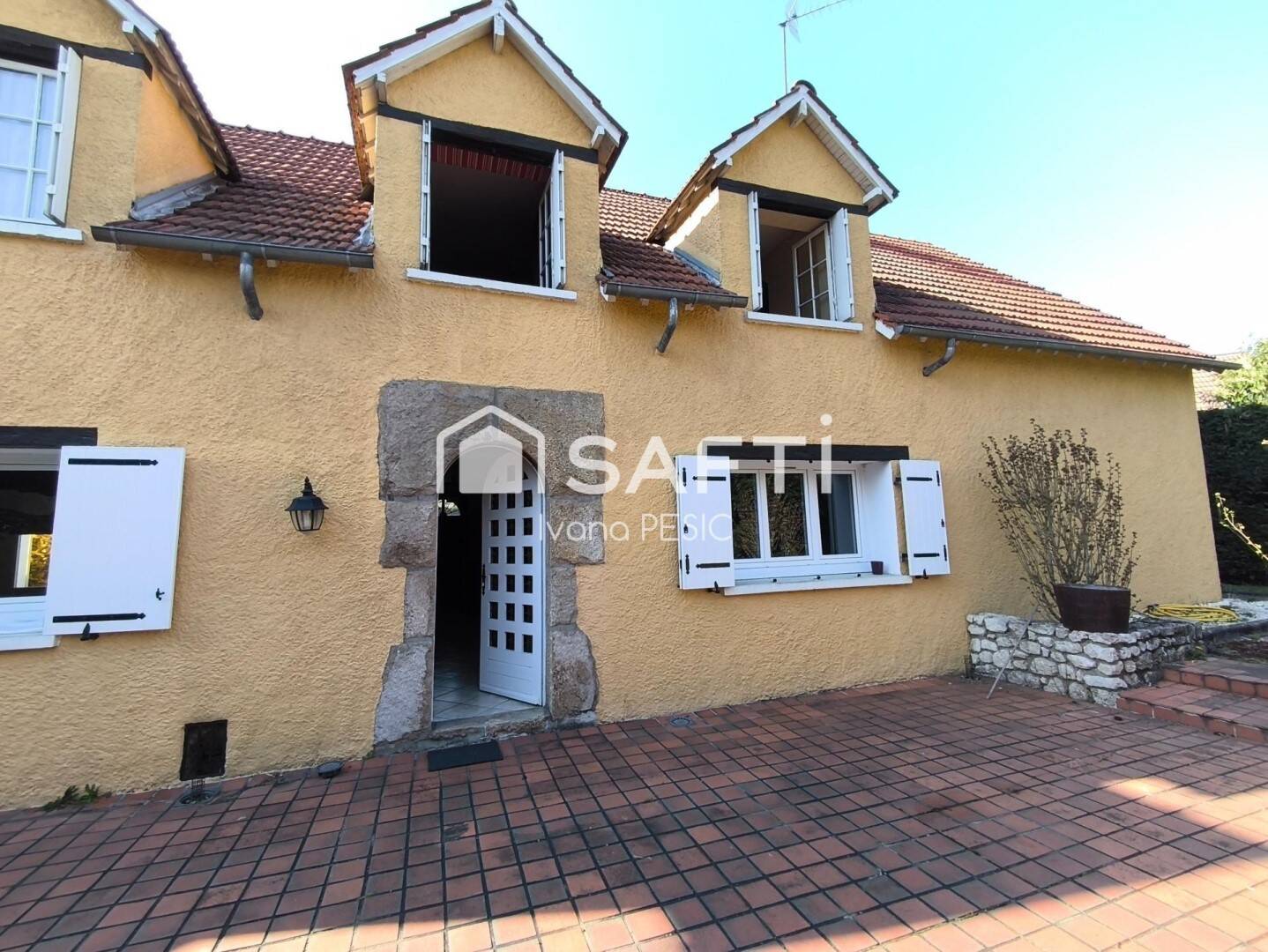 Maison 6 pièces 170 m² · à Saint-Jean-de-la-Ruelle · 170 m² · 312 000 €