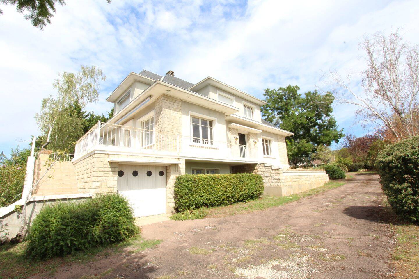 Maison 7 pièces 205 m² · à La Charite sur Loire · 205,4 m² · 285 000 €