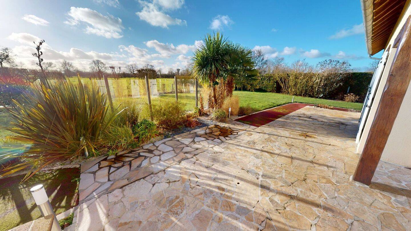 Maison 6 pièces 140 m² · à Bayeux · 140 m² · 374 400 €