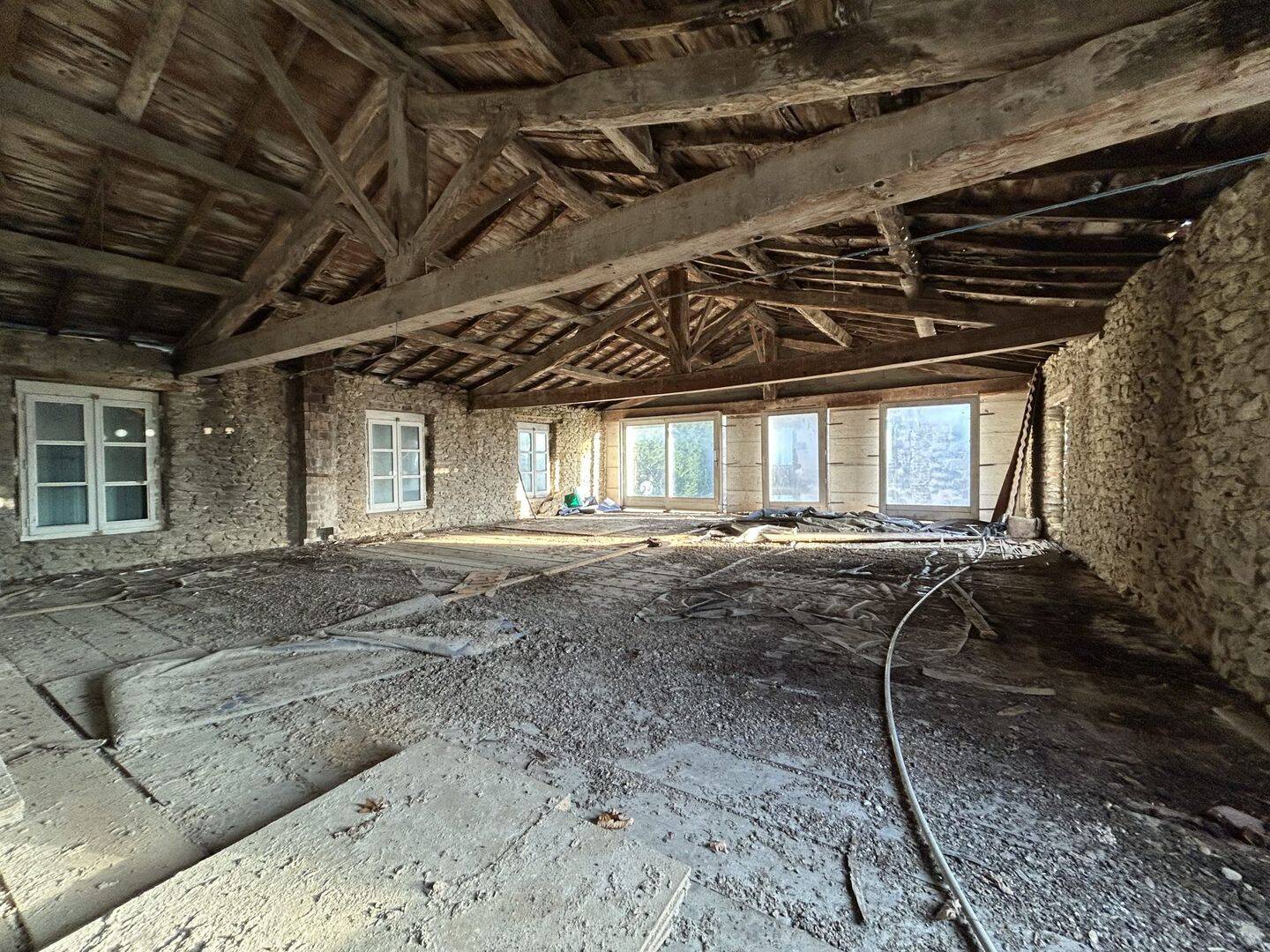 Appartement 1 pièce 92 m² · à Margès · 92 m² · 117 000 €