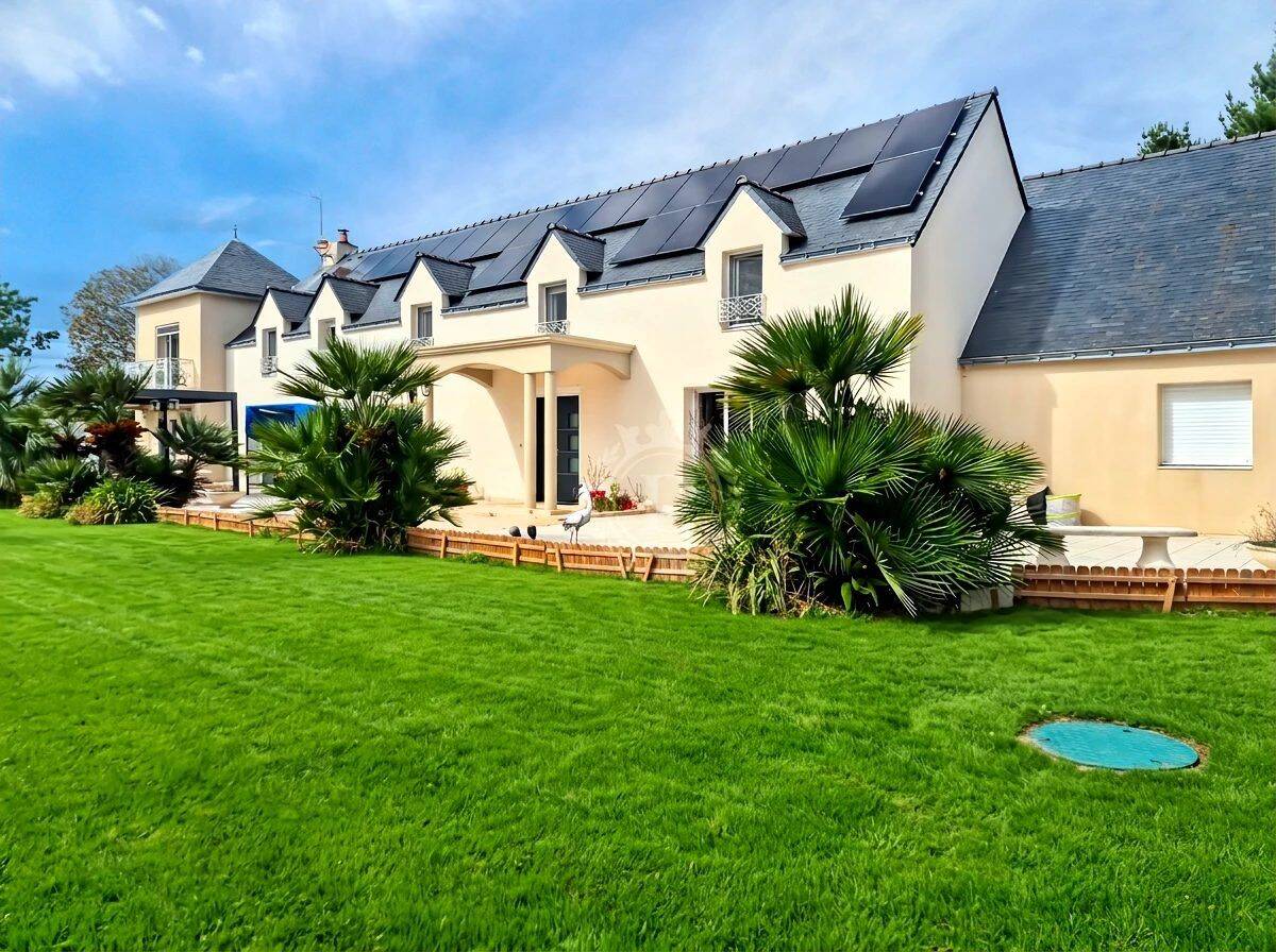 Maison 9 pièces 288 m² · à Drefféac · 288 m² · 880 000 €