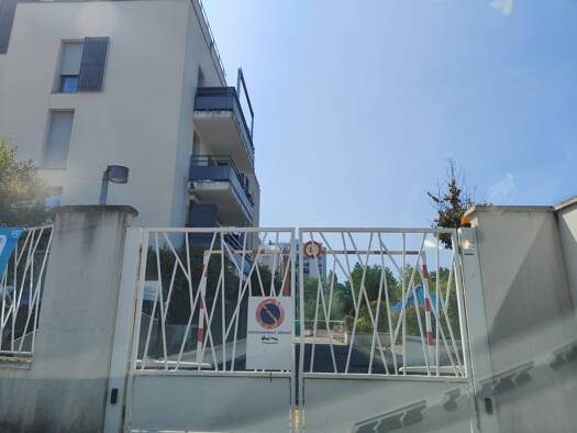 Parking à louer 60 € 12 m² Dlm. Nord Villiers-le-Bel 95400