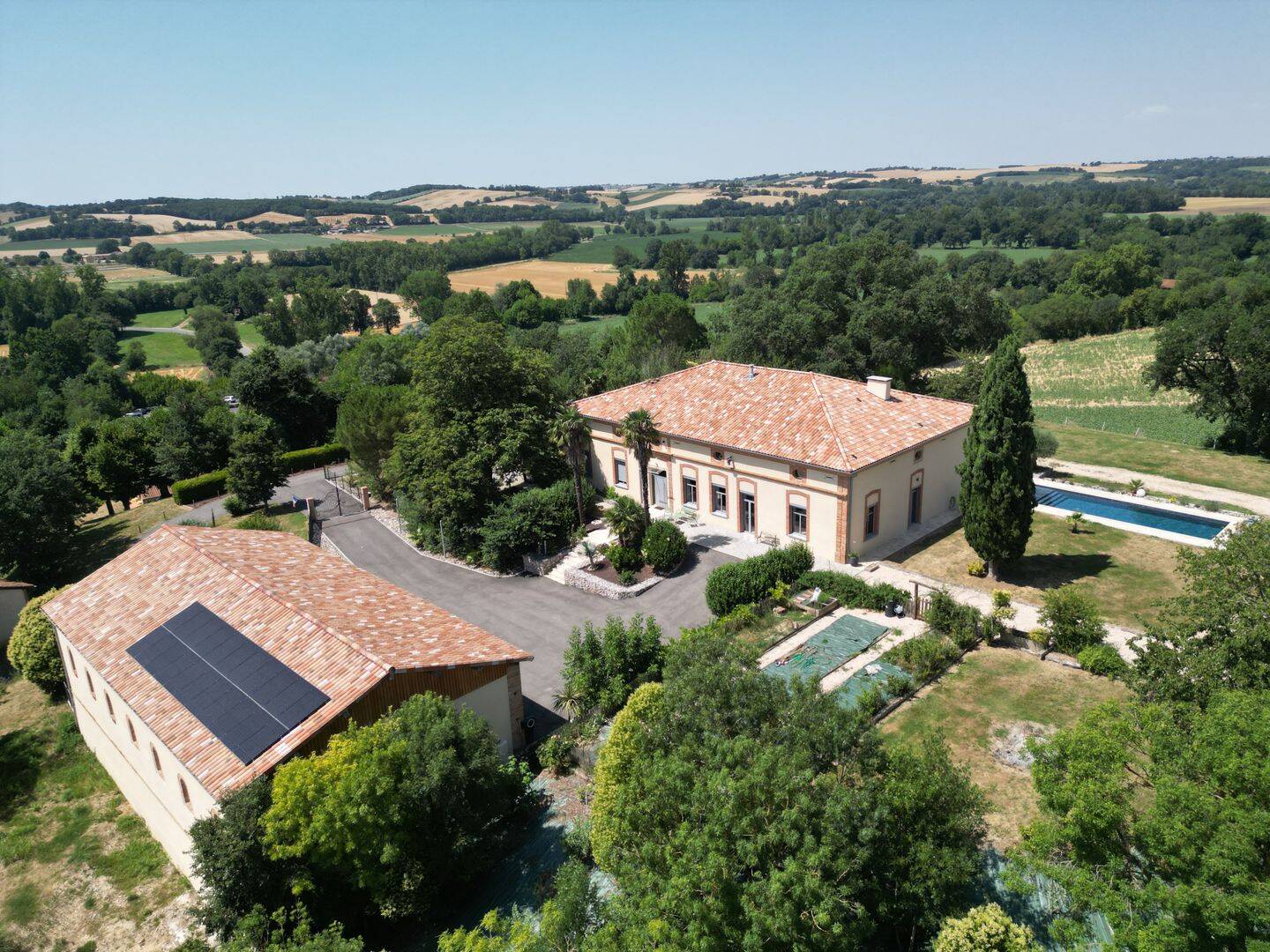 Maison 15 pièces 323 m² · à L'Isle-Jourdain · 323 m² · 1 345 000 €