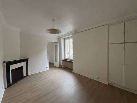 Appartement à louer 885 € 2 pièces 1 chambre 43,4 m² RDC/1 Orsay 91400