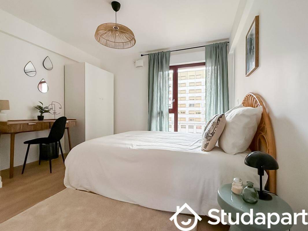 1 pièce 12 m² · à Saint-Denis · 12 m² · 731 €