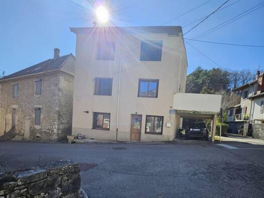 Maison à vendre 183 750 € 5 pièces 4 chambres 127 m² 80 m² de terrain Culoz 01350