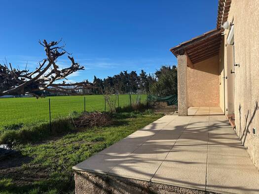 Maison de plain-pied à vendre 285 000 € 4 pièces 3 chambres 80 m² 410 m² de terrain Saint-Étienne-du-Grès 13103