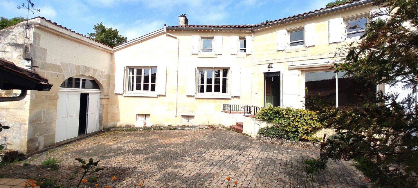 Maison 5 pièces 162 m² · à Cognac · 162 m² · 189 000 €