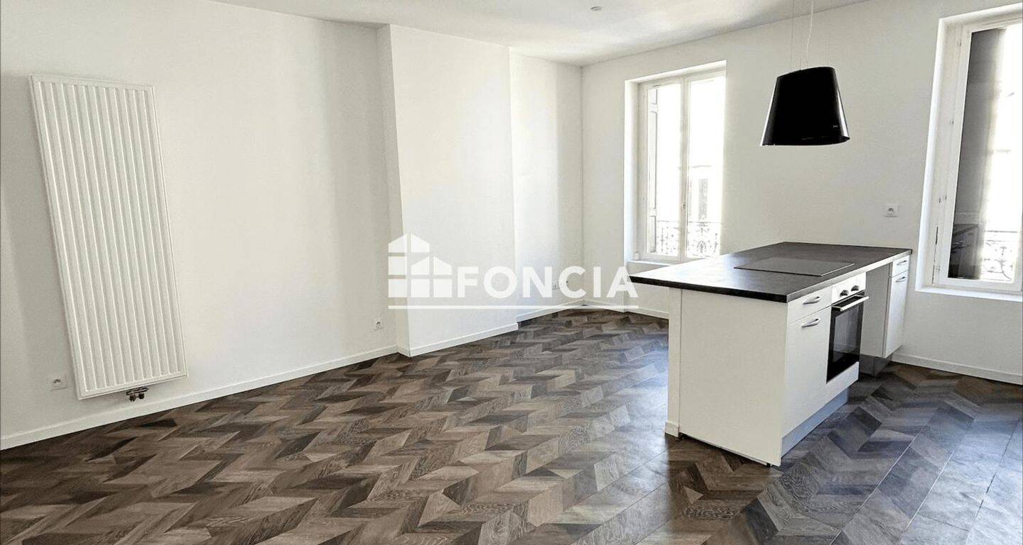 Appartement 3 pièces 56 m² · à Saint-Étienne · 56,2 m² · 610 €