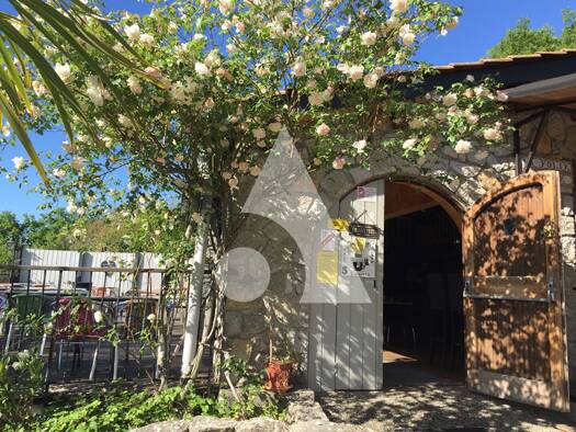 Restaurant à vendre Fonds de commerce 573 000 € 313 m² d'espace de restauration Chauzon 07120