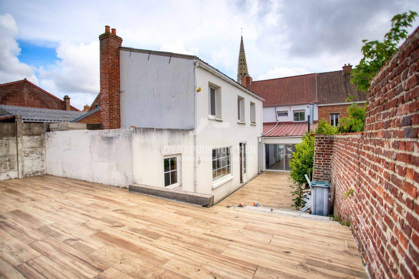 Maison 6 pièces 197 m² · à Bollezeele · 197 m² · 225 900 €