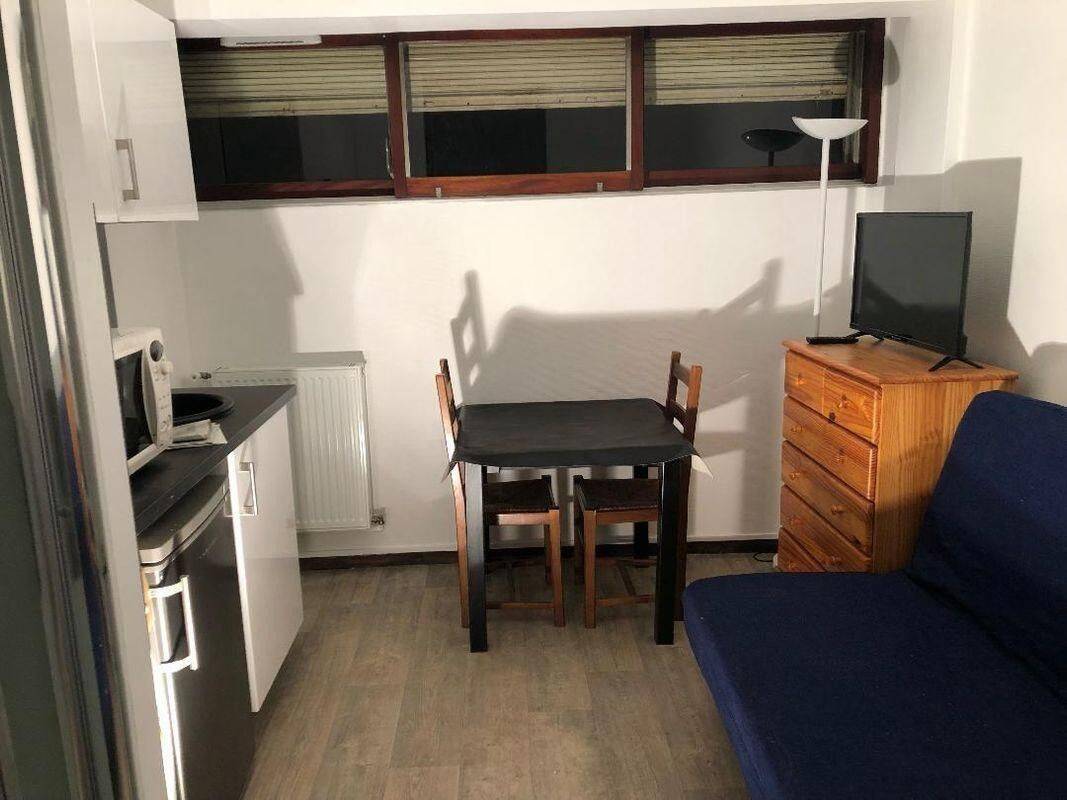 Appartement 1 pièce 13 m² · à Saint-Cloud · 13 m² · 650 €/mois