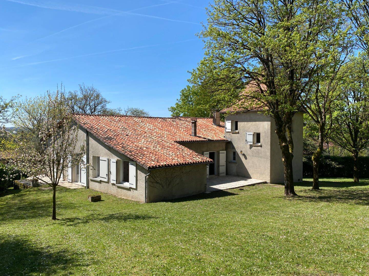 Maison 7 pièces 196 m² · à Montmoreau · 196 m² · 241 680 €