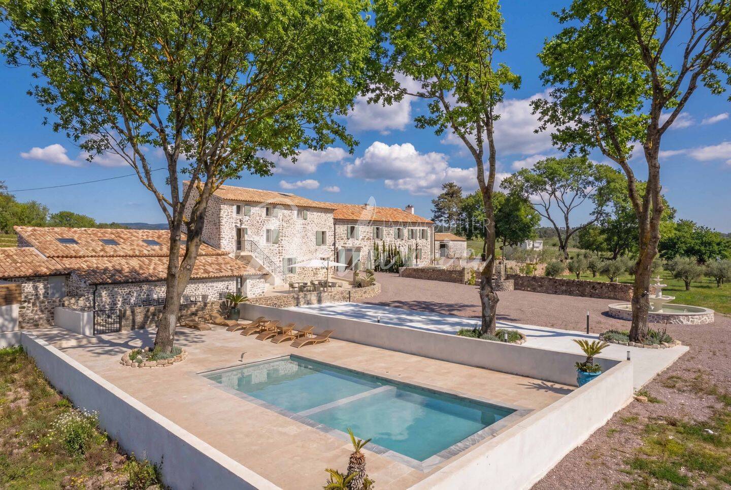Maison 17 pièces 610 m² · à Le Muy · 610 m² · 6 850 000 €
