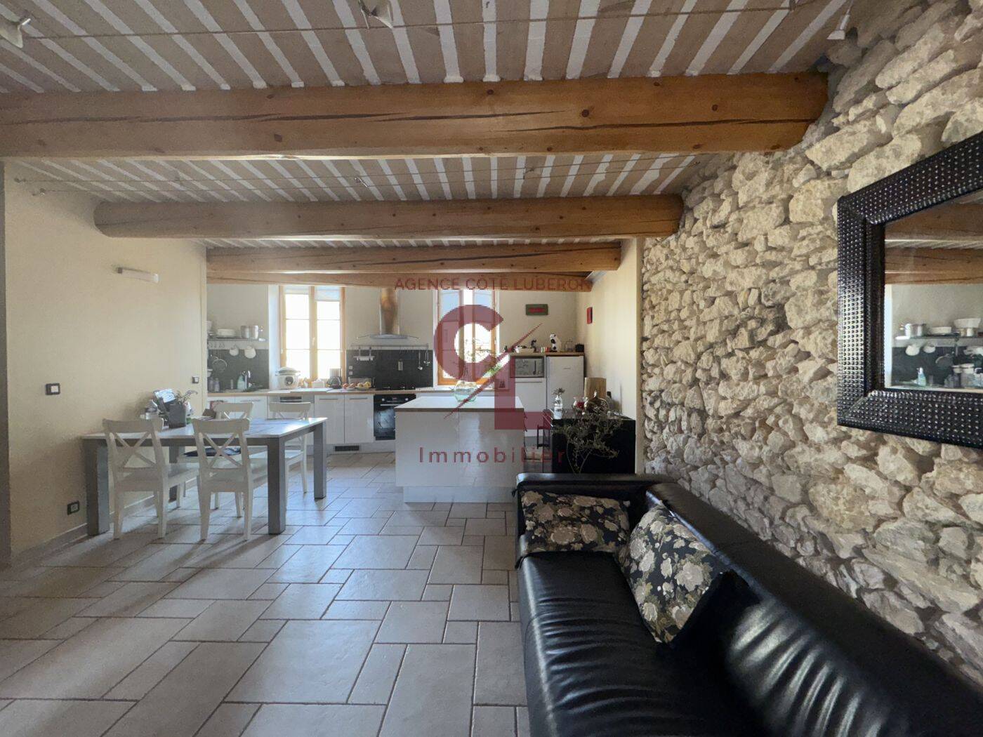 Maison 6 pièces 270 m² · à Cavaillon · 270 m² · 293 800 €