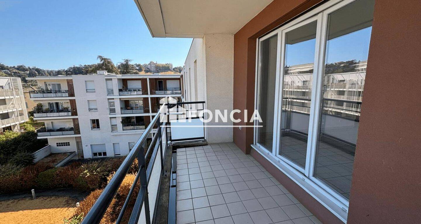 Appartement 3 pièces 69 m² · à Francheville · 68,5 m² · 877 €