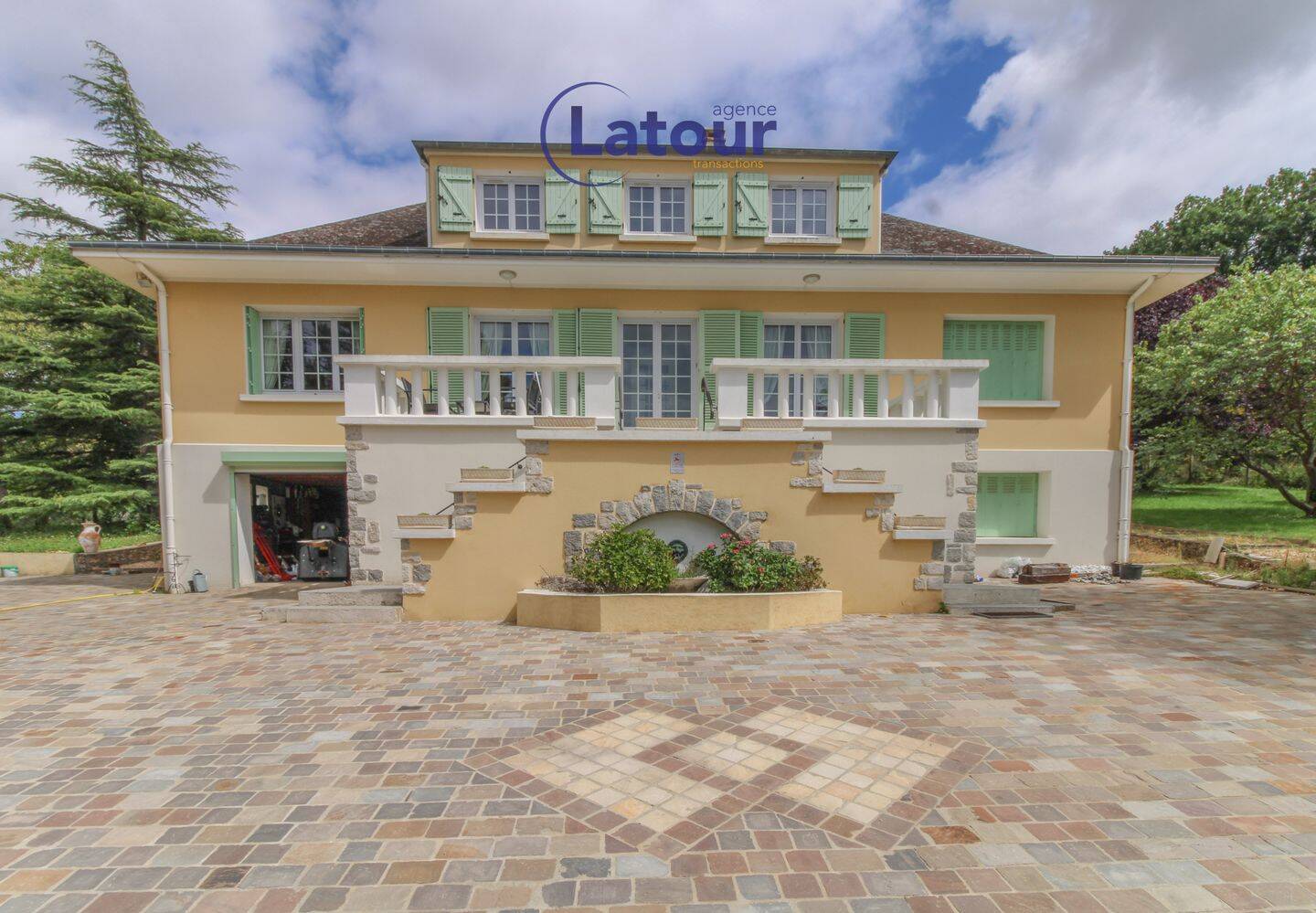 Maison 5 pièces 158 m² · à Cherisy · 158 m² · 440 000 €