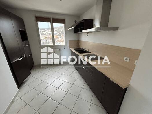 Appartement à louer 640 € 3 pièces 2 chambres 54,7 m² 4ème étage Vieux Bourg Livron-sur-Drôme 26250