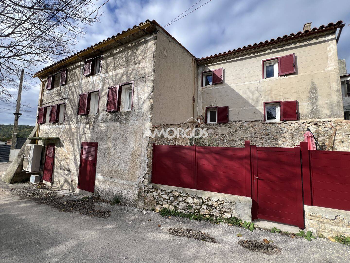 Maison 5 pièces 216 m² · à Évenos · 216,3 m² · 275 000 €