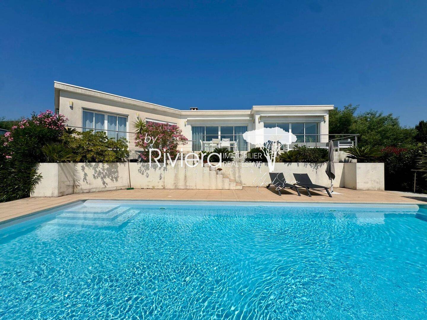 Maison 8 pièces 310 m² · à Cavalaire-sur-Mer · 309,6 m² · 1 970 000 €