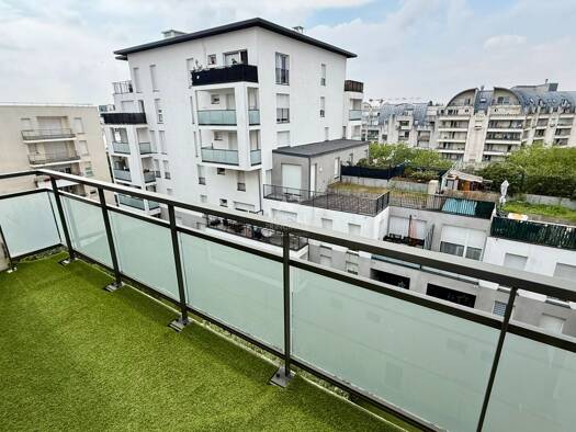 Appartement à vendre 189 000 € 2 pièces 1 chambre 46 m² Étage 5/5 Le Point du Jour-Centre Gare Cergy 95800