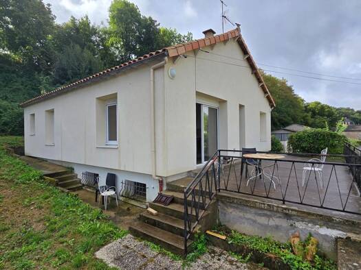 Maison à vendre 159 900 € 4 pièces 3 chambres 120 m² 1 628 m² de terrain Lusignan 86600