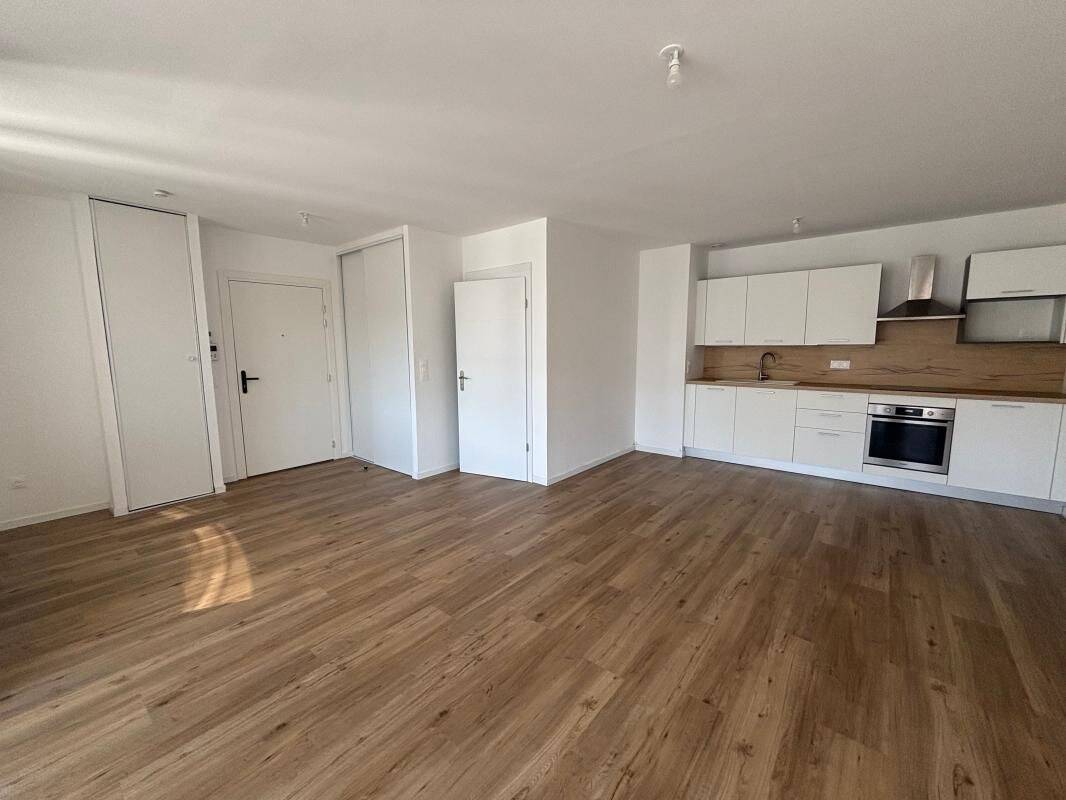 Appartement 1 pièce 45 m² · à Annemasse · 44,6 m² · 990 €