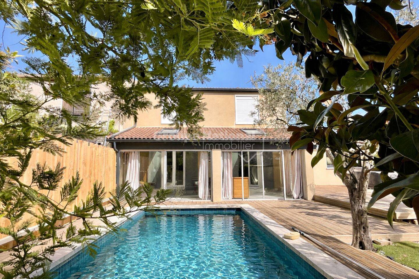 Maison 5 pièces 137 m² · à Les Angles · 137 m² · 398 500 €